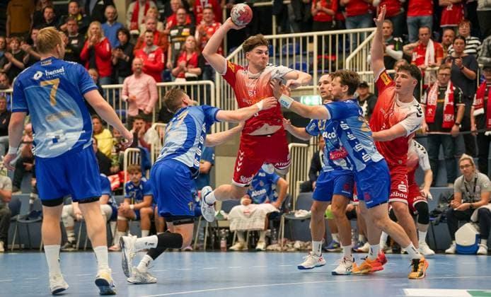 Action in front of the goal by Felix Goettler TuSEM Essen, 04 TuSEM Essen vs TV Grosswallstadt, Handball, 2 Bundesliga, Matchday 7, Season 2025 2026, 10 10 2025 TuSEM Essen vs TV Grosswallstadt, Handball, 2 Bundesliga, Matchday 7, Season 2025 2026, 10 10 2025 Essen Copyright: xEibner-Pressefoto DamianxKruczynx EP_DKI