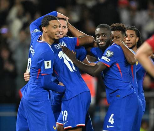 France v Azerbaijan - FIFA World Cup, WM, Weltmeisterschaft, Fussball 2026 Qualifying PARIS, FRANCE - OCTOBER 10: Adrien Rabiot (2nd L) of France celebrates with Hugo Ekitike (L) after scoring during the FIFA World Cup 2026 Qualifying Group D match between France and Azerbaijan at Parc des Princes Stadium in Paris, France on October 10, 2025. Mustafa Yalcin Anadolu Paris France. Editorial use only. Please get in touch for any other usage.  Copyright: x2025xAnadoluxMustafaxYalcinx