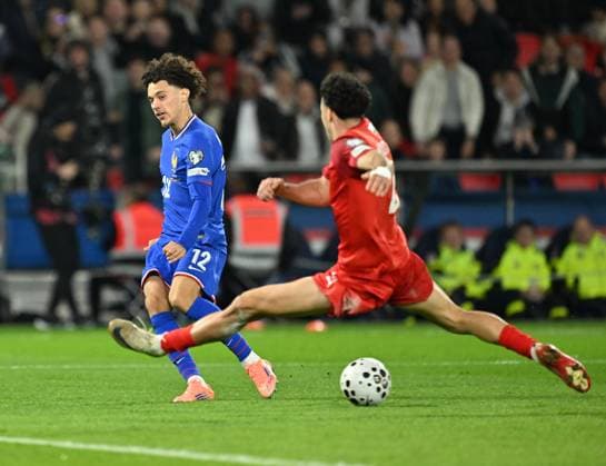 France v Azerbaijan - FIFA World Cup, WM, Weltmeisterschaft, Fussball 2026 Qualifying PARIS, FRANCE - OCTOBER 10: Maghnes Akliouche (L) of France in action during the FIFA World Cup 2026 Qualifying Group D match between France and Azerbaijan at Parc des Princes stadium in Paris, France on October 10, 2025. Mustafa Yalcin Anadolu Paris France. Editorial use only. Please get in touch for any other usage.  Copyright: x2025xAnadoluxMustafaxYalcinx