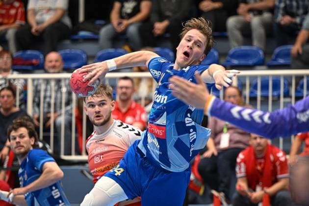 Germany, Handball, 2 Bundesliga, 7 Matchday, 2025 2026, TuSEM Essen vs TV Großwallstadt, 10 10 2025, Sporthalle Am Hallo, Essen, Germany, Ben Connar Battermann TV Großwallstadt, 24 on goal throw Copyright: xMarkusxVerwimpx