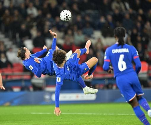 France v Azerbaijan - FIFA World Cup, WM, Weltmeisterschaft, Fussball 2026 Qualifying PARIS, FRANCE - OCTOBER 10: Florian Thauvin (L) and Maghnes Akliouche (C) of France in action during the FIFA World Cup 2026 Qualifying Group D match between France and Azerbaijan at Parc des Princes stadium in Paris, France on October 10, 2025. Mustafa Yalcin Anadolu Paris France. Editorial use only. Please get in touch for any other usage.  Copyright: x2025xAnadoluxMustafaxYalcinx