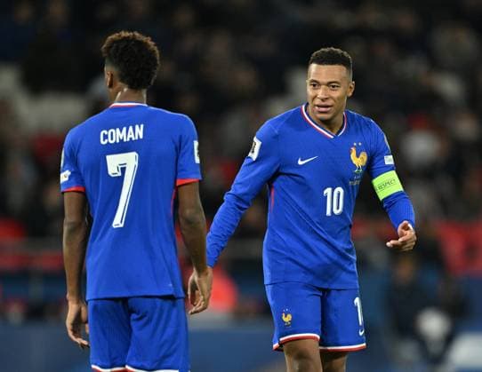 France v Azerbaijan - FIFA World Cup, WM, Weltmeisterschaft, Fussball 2026 Qualifying PARIS, FRANCE - OCTOBER 10: Kylian Mbappe (R) of France reacts during the FIFA World Cup 2026 Qualifying Group D match between France and Azerbaijan at Parc des Princes stadium in Paris, France on October 10, 2025. Mustafa Yalcin Anadolu Paris France. Editorial use only. Please get in touch for any other usage.  Copyright: x2025xAnadoluxMustafaxYalcinx