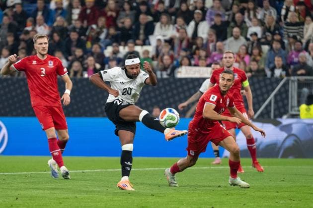 v li Enes Mahmutovic Luxembourg, 03 , Serge Gnabry Germany, 20 , Dirk Carlson Luxembourg, 13 , Goal kick, GER, Germany vs Luxembourg, Football, Men, World Cup Qualification Europe, Matchday 7, Season 2025 2026, 10 10 2025, GER, Germany vs Luxembourg, Football, Men, World Cup Qualification Europe, Matchday 7, Season 2025 2026, 10 10 2025 Sinsheim Copyright: xEibner-Pressefoto WolfgangxFrankx EP_WFK