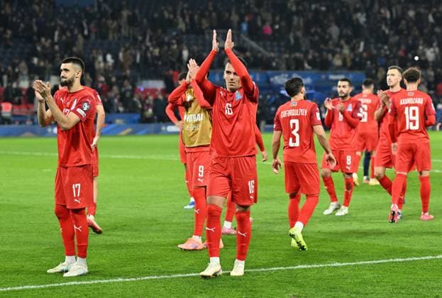 France v Azerbaijan - FIFA World Cup, WM, Weltmeisterschaft, Fussball 2026 Qualifying PARIS, FRANCE - OCTOBER 10: Players of Azerbaijan applaud their supporters after the FIFA World Cup 2026 Qualifying Group D match between France and Azerbaijan at Parc des Princes stadium in Paris, France on October 10, 2025. Mustafa Yalcin Anadolu Paris France. Editorial use only. Please get in touch for any other usage.  Copyright: x2025xAnadoluxMustafaxYalcinx