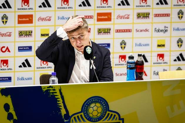 Sweden s head coach Jon Dahl Tomasson during a press conference after Friday s World Cup qualifying soccer match between Sweden and Switzerland at Strawberry Arena, October 10, 2025 in Stockholm, Sweden STOCKHOLM SWEDEN x60160x  Copyright: xStefanxJerrevang TTx WORLD CUP QUALIFYING SWEDEN-SWITTER