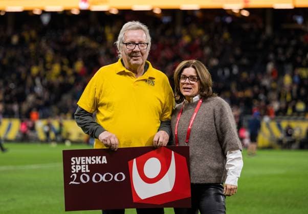 251010 CEO Anna Johnson from Svenska Spel during the FIFA World Cup Qualifier football match between Sweden and Switzerland on October 10, 2025 in Stockholm Photo Simon Hastegard BILDBYRAN kod SH JM0740 bbeng fotboll football soccer fotball vm kval kval fifa world cup qualifier qualifier qualification sverige sweden sverige a schweiz switzerland  Copyright: SIMONxHASTEGARD BB251010SH091
