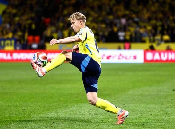 STOCKHOLM, SWEDEN 20251010 Sweden s Daniel Svensson during Friday s World Cup qualifying soccer match between Sweden and Switzerland at Strawberry arena, October 10, 2025 in Stockholm, Sweden STOCKHOLM SWEDEN x60160x  Copyright: xStefanxJerrevang TTx WORLD CUP QUALIFYING SWEDEN-SWITTER
