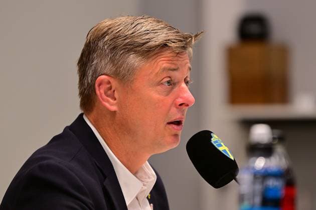 Strawberry Arena, Solna, Sweden, Oct 10th 2025: head coach Jon Dahl Tomasson (Sweden) during the press conference, PK, Pressekonferenz after the FIFA World Cup, WM, Weltmeisterschaft, Fussball Qualifiers game on October 10th 2025 between Sweden and Switzerland at Strawberry Arena in Solna, Sweden (Peter Sonander SPP) Copyright: xPeterxSonander SPPx spp-en-PeSo-PSon-20251010-234122_PS_0901