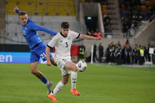 10 10 2025, xmohx, Football U 21 European Championship Qualification, Germany Greece v l Christos Papadopoulos Greece U21 Lukas Ullrich German National Football Team DFB U21 duel, action, action, battle for the ball DFL DFB REGULATIONS PROHIBIT ANY USE OF PHOTOGRAPHS as IMAGE SEQUENCES and or QUASI VIDEO Jena