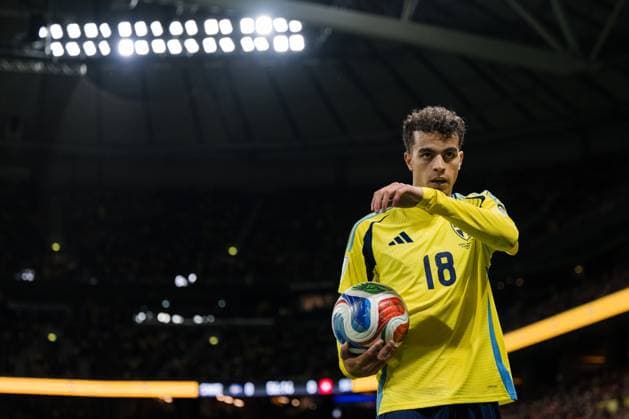 251010 Yasin Ayari of Sweden during the FIFA World Cup Qualifier football match between Sweden and Switzerland on October 10, 2025 in Stockholm Photo Jesper Zerman BILDBYRAN kod JZ JM0740 bbeng fotboll football soccer fotball vm kval kval fifa world cup qualifier qualifier qualification sverige sweden sverige a schweiz switzerland  Copyright: JESPERxZERMAN BB251010JZ123