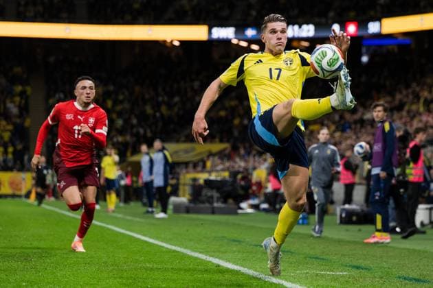 251010 Viktor Gyökeres of Sweden during the FIFA World Cup Qualifier football match between Sweden and Switzerland on October 10, 2025 in Stockholm Photo Jesper Zerman BILDBYRAN kod JZ JM0740 bbeng fotboll football soccer fotball vm kval kval fifa world cup qualifier qualifier qualification sverige sweden sverige a schweiz switzerland  Copyright: JESPERxZERMAN BB251010JZ124
