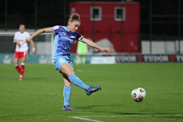 Google Pixel Frauen-Bundesliga, RB Leipzig - SGS Essen; 10.10.2025 Jacqueline Meißner (16, SGS Essen). Fußball, Google Pixel Frauen-Bundesliga, Saison 2025 2026, 6. Spieltag: RB Leipzig vs. SGS Essen am 10.10.2025, Trainingszentrum Cottaweg, Leipzig. DFB REGULATIONS PROHIBIT ANY USE OF PHOTOGRAPHS AS IMAGE SEQUENCES AND OR QUASI-VIDEO. Copyright: xBEAUTIFULxSPORTS JanxKaeferx