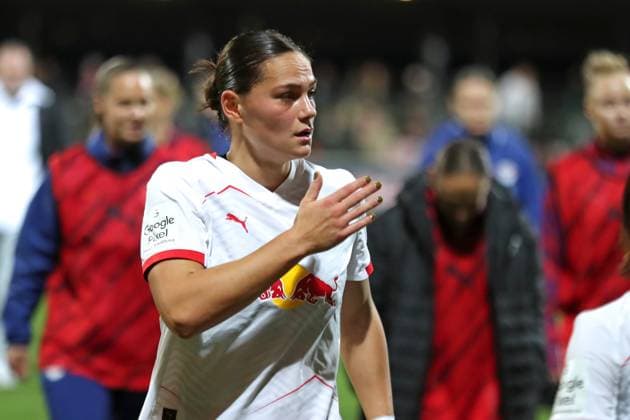 Google Pixel Frauen-Bundesliga, RB Leipzig - SGS Essen; 10.10.2025 Giovanna Hoffmann (7, RB Leipzig). Fußball, Google Pixel Frauen-Bundesliga, Saison 2025 2026, 6. Spieltag: RB Leipzig vs. SGS Essen am 10.10.2025, Trainingszentrum Cottaweg, Leipzig. DFB REGULATIONS PROHIBIT ANY USE OF PHOTOGRAPHS AS IMAGE SEQUENCES AND OR QUASI-VIDEO. Copyright: xBEAUTIFULxSPORTS JanxKaeferx