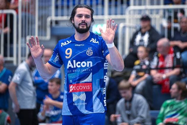 Germany, Handball, 2 Bundesliga, Matchday 7, 2025 2026, TuSEM Essen vs TV Großwallstadt, 10 10 2025, Sporthalle Am Hallo, Essen, Germany, Yessine Meddeb TV Großwallstadt, 9 raises her hands apologetically Copyright: xMarkusxVerwimpx
