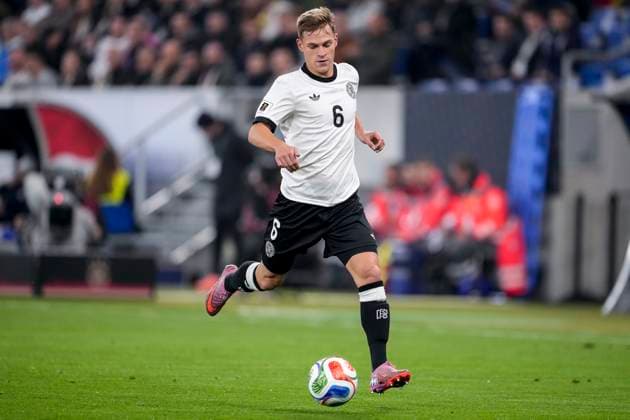 Joshua Kimmich Germany, 6, Captain , on the ball, cropped, full body, single image, single photo, action, action, 10 10 2025, Sinsheim Germany , Football, World Cup Qualification, Germany Luxembourg, THE EVENT REGULATIONS PROHIBIT ANY USE OF PHOTOGRAPHS AS IMAGE SEQUENCES AND OR QUASI VIDEOS xozx