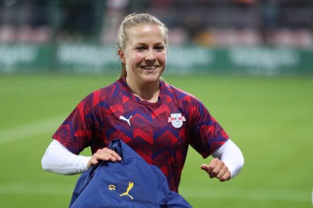 Google Pixel Frauen-Bundesliga, RB Leipzig - SGS Essen; 10.10.2025 Luca Graf (26, RB Leipzig), Erwärmung. Fußball, Google Pixel Frauen-Bundesliga, Saison 2025 2026, 6. Spieltag: RB Leipzig vs. SGS Essen am 10.10.2025, Trainingszentrum Cottaweg, Leipzig. DFB REGULATIONS PROHIBIT ANY USE OF PHOTOGRAPHS AS IMAGE SEQUENCES AND OR QUASI-VIDEO. Copyright: xBEAUTIFULxSPORTS JanxKaeferx
