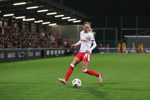 Google Pixel Frauen-Bundesliga, RB Leipzig - SGS Essen; 10.10.2025 Nikoline Dudek (24, RB Leipzig). Fußball, Google Pixel Frauen-Bundesliga, Saison 2025 2026, 6. Spieltag: RB Leipzig vs. SGS Essen am 10.10.2025, Trainingszentrum Cottaweg, Leipzig. DFB REGULATIONS PROHIBIT ANY USE OF PHOTOGRAPHS AS IMAGE SEQUENCES AND OR QUASI-VIDEO. Copyright: xBEAUTIFULxSPORTS JanxKaeferx