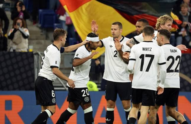 10 10 25 Germany Luxembourg Germany, Sinsheim, 10 10 2025, Football, World Cup Qualification, Germany Luxembourg Serge Gnabry Germany Cheers Goal 3 0 Gnabry