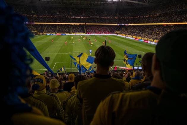 251010 Fans of Sweden during the FIFA World Cup Qualifier football match between Sweden and Switzerland on October 10, 2025 in Stockholm Photo Johanna Säll BILDBYRAN code JL JM0740 bbeng fotboll football soccer fotball vm kval kval fifa world cup qualifier qualifier qualification sverige sweden sverige a schweiz switzerland publik  Copyright: JOHANNAxSÄLL BB251010ZN021