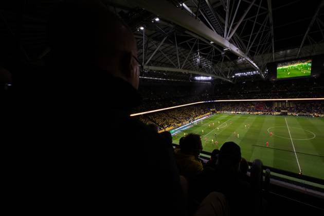 251010 Spectators watch the FIFA World Cup Qualifier football match between Sweden and Switzerland on October 10, 2025 in Stockholm Photo Johanna Säll BILDBYRAN kod JL JM0740 bbeng fotboll football soccer fotball vm kval kval fifa world cup qualifier qualifier qualification sverige sweden sverige a schweiz switzerland publik strawberry arena  Copyright: JOHANNAxSÄLL BB251010ZN022