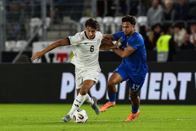 Tom Bischof Germany,6 vs Charalampos Kostoulas Greece,17 European Championship qualification U 21 Group F international match Germany vs Greece in the ad hoc Arena at the Ernst Abbe Sportfeld in Jena action,soccer,man,men,Germany,10 10 2025