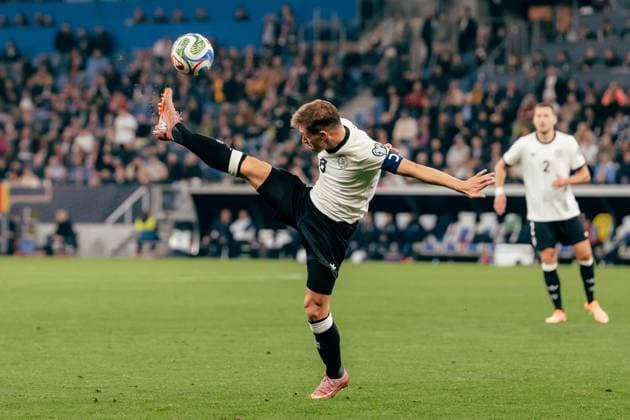 Sinsheim, Germany, October 10th 2025 Joshua Kimmich ( 6 - Germany) reaching a ball artistically during the UEFA European Qualifiers match between Germany vs. Luxemburg at PreZero Arena, in Sinsheim, Germany. (Gabor Baumgarten SPP) Copyright: xGaborxBaumgartenx xSPPx spp-en-GaBaSp-10_10_Germany_Luxemburg_European Qualifiers_Gabor_Baumgarten-09212