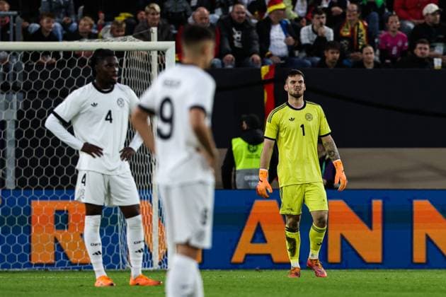 Goalkeeper Dennis Seimen Germany,1 after the 0 2 from goal scorer Stefanos Tzimas Greece,9 European Championship qualification U 21 Group F international match Germany vs Greece in the ad hoc Arena at the Ernst Abbe Sportfeld in Jena action,soccer,man,men,Germany,10 10 2025