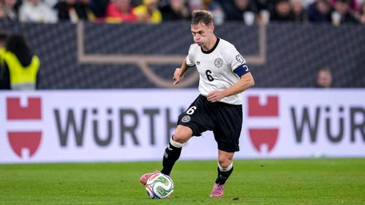 Joshua Kimmich Germany, 6, Captain , on the ball, cropped, full body, single image, single photo, action, action, 10 10 2025, Sinsheim Germany , Football, World Cup Qualification, Germany Luxembourg, THE EVENT REGULATIONS PROHIBIT ANY USE OF PHOTOGRAPHS AS IMAGE SEQUENCES AND OR QUASI VIDEOS xozx