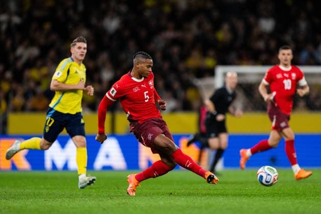 251010 Manuel Akanji of Switzerland during the FIFA World Cup Qualifier football match between Sweden and Switzerland on October 10, 2025 in Stockholm Photo Joel Marklund BILDBYRAN kod JM JM0740 bbeng fotboll football soccer fotball vm kval kval fifa world cup qualifier qualifier qualification sverige sweden sverige a schweiz switzerland  Copyright: JOELxMARKLUND BB251010JM160