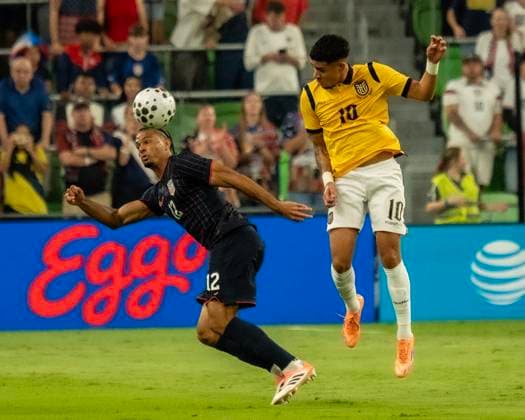 Oct 10, 2025. Miles Robinson (12) of the US MenÃ¢â‚¬â ¢s Soccer Team in action vs Ecuador at Q2 stadium in Austin Texas. Ecuador leads the USMST 1-0 at the half. CSM Austin USA - ZUMAc04_ 20251010_zma_c04_010 Copyright: xRobertxBackmanx