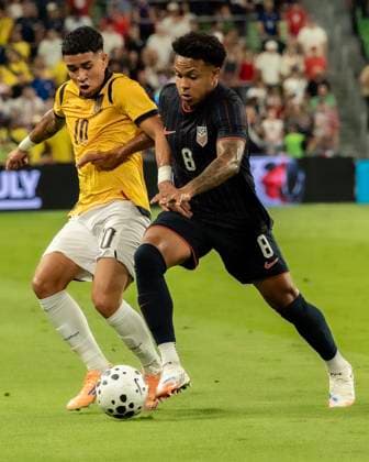 Oct 10, 2025. Jack McGlynn (6) of the US MenÃ¢â‚¬â ¢s Soccer Team in action vs Ecuador at Q2 stadium in Austin Texas. Ecuador leads the USMST 1-0 at the half. CSM Austin USA - ZUMAc04_ 20251010_zma_c04_011 Copyright: xRobertxBackmanx
