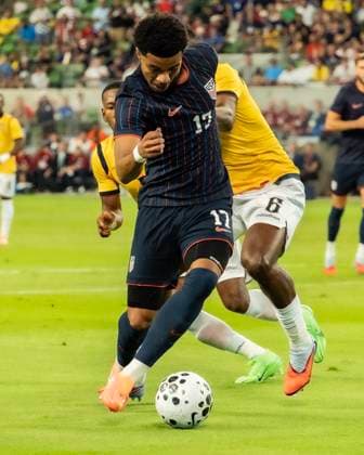Oct 10, 2025. Malik Tillman (17) of the US MenÃ¢â‚¬â ¢s Soccer Team in action vs Ecuador at Q2 stadium in Austin Texas. Ecuador leads the USMST 1-0 at the half. CSM Austin USA - ZUMAc04_ 20251010_zma_c04_015 Copyright: xRobertxBackmanx
