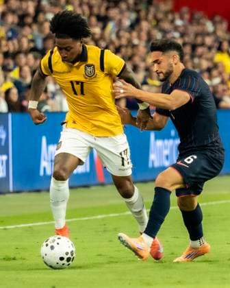 Oct 10, 2025. Angelo Preciado (17) of the Ecuador Soccer Team vs US MenÃ¢â‚¬â ¢s Soccer Team in action vs Ecuador at Q2 stadium in Austin Texas. The USMST ties Ecuador 1-1. CSM Austin USA - ZUMAc04_ 20251010_zma_c04_049 Copyright: xRobertxBackmanx