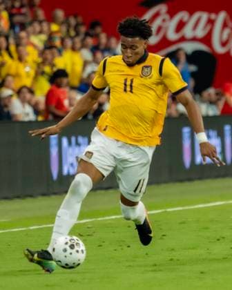 Oct 10, 2025. Alan Minda (11) of the Ecuador Soccer Team vs US MenÃ¢â‚¬â ¢s Soccer Team in action vs Ecuador at Q2 stadium in Austin Texas. The USMST ties Ecuador 1-1. CSM Austin USA - ZUMAc04_ 20251010_zma_c04_051 Copyright: xRobertxBackmanx