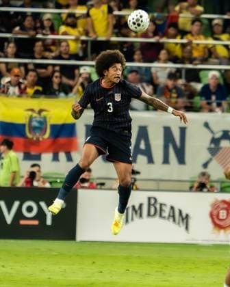 Oct 10, 2025. Chris Richards (3) of the US MenÃ¢â‚¬â ¢s Soccer Team in action vs Ecuador at Q2 stadium in Austin Texas. The USMST ties Ecuador 1-1. CSM Austin USA - ZUMAc04_ 20251010_zma_c04_053 Copyright: xRobertxBackmanx