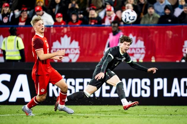 October 10, 2025, Montreal, Pq, CANADA: Australia s Jordan Bos (5) shoots on net while defended by Canada s Luc Rollet (15) during second half International Friendly, Länderspiel, Nationalmannschaft soccer action, in Montreal, on Friday, October 10, 2025. Canada News - October 10, 2025 - ZUMAc35_ 20251010_zaf_c35_130 Copyright: xChristopherxKatsarovx