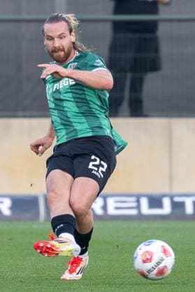 10 10 2025, Football friendly, Borussia Moenchengladbach SC Preussen Muenster, Season 2025 2026, Foal pitch at Borussia Park in Moenchengladbach Jannis Heuer SC Preussen Muenster, 22 plays the ball Photo Kirchner Media Thomas Haesler Copyright: xKirchner-Media ThomasxHaeslerx