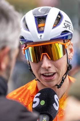 BEEK - Cyclist Lorena Wiebes before the start of the World Gravel Championships. This is the first time the championships have been held in the Netherlands. ANP MARCEL VAN HOORN xVIxANPxSportx xxANPxIVx 538915497 originalFilename: 538915497.jpg