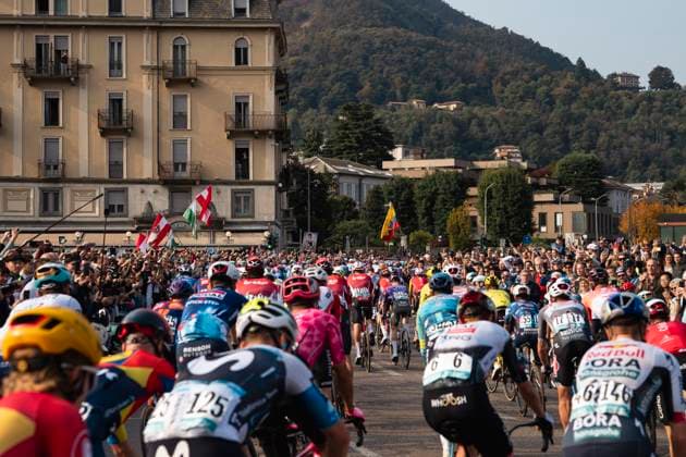 October 11, 2025, Bergamo, Turin, Italy: A moment of the start of Il Lombardia 2025 Cycling Classic race in Como. Bergamo Italy - ZUMAm214 20251011_zip_m214_010 Copyright: xMatteoxSeccix