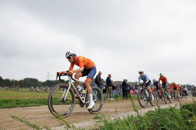 2025 UCI Gravel World Championships Picture by Alex Whitehead SWpix.com - 11 10 2025 - Cycling - 2025 UCI Gravel World Championships, Zuid-Limburg, Netherlands - Women Elite Race - Mischa Bredewold (Netherlands) Copyright: x xSWpix.comx(t axPhotographyxHubxLtd)xAlexxWhitehead SWpix.comx SWP-3030-9201