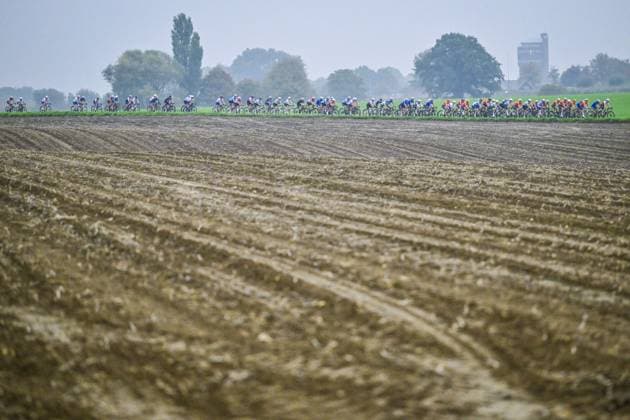 a pack of riders pictured in action during the women elite race at the UCI World Gravel Championships, Saturday 11 October 2025, in Maastricht, The Netherlands. DIRKxWAEM  x136523552x