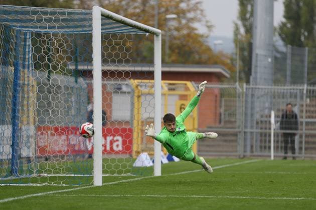 11 10 2025, xjcx, Men, Soccer, Season 2025 2026, Regionalliga Bayern, 13 Matchday SV Viktoria Aschaffenburg FV Illertissen Malwin Zok 34, FV Illertissen Aschaffenburg Stadion am Schoenbusch Bayern Germany