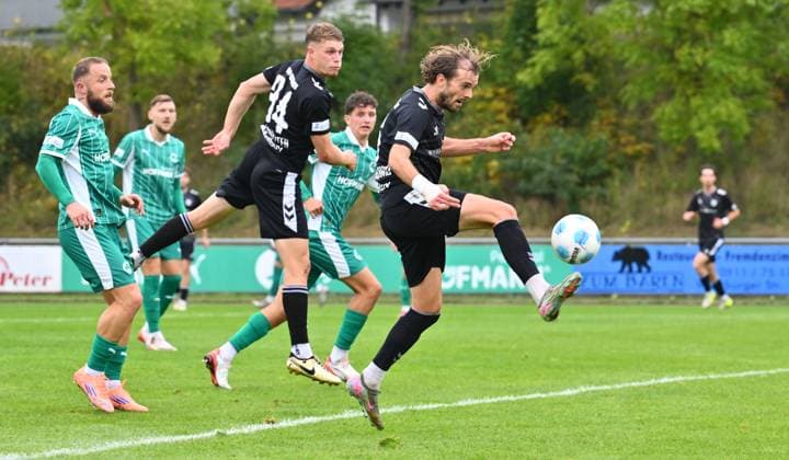 11 10 2025 Soccer Season 2025 2026 Regionalliga Bayern 13 Matchday SpVgg Greuther Fürth Fuerth II U23 Kleeblatt SV Wacker Burghausen SVW xwoxzix Felix Bachschmid 6, SV Wacker Burghausen scores Goal Goal Shot to 0 1
