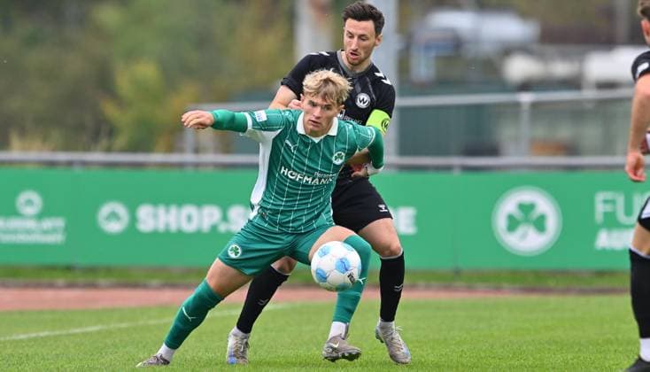 11 10 2025 Football Season 2025 2026 Regionalliga Bayern 13 Matchday SpVgg Greuther Fürth Fuerth II U23 Kleeblatt SV Wacker Burghausen SVW xwoxzix Max Meyer 23, SpVgg Greuther Fürth II ahead of Christoph Schulz 31, SV Wacker Burghausen