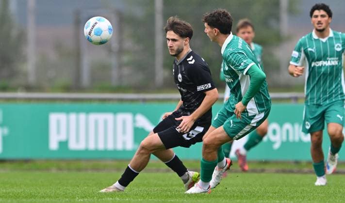 11 10 2025 Soccer Season 2025 2026 Regionalliga Bayern 13 Matchday SpVgg Greuther Fürth Fuerth II U23 Kleeblatt SV Wacker Burghausen SVW xwoxzix Mateo Zetic 26, SV Wacker Burghausen Jakob Engel 3, SpVgg Greuther Fürth II