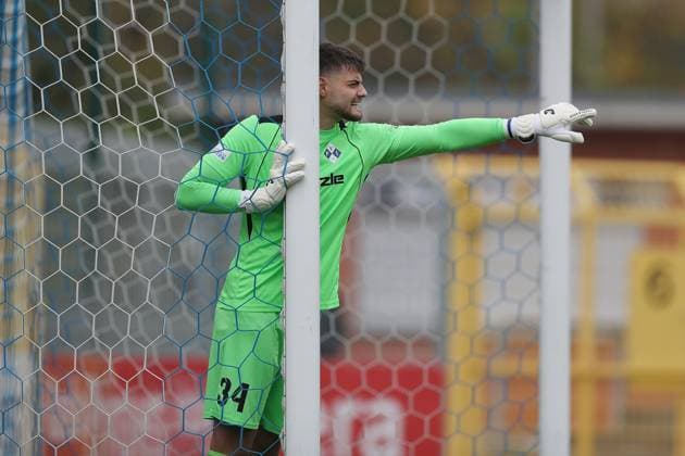 11 10 2025, xjcx, Men, Football, Season 2025 2026, Regionalliga Bayern, 13 Matchday SV Viktoria Aschaffenburg FV Illertissen Malwin Zok 34, FV Illertissen gestures, arms, hands, gives instructions Aschaffenburg Stadion am Schoenbusch Bayern Germany