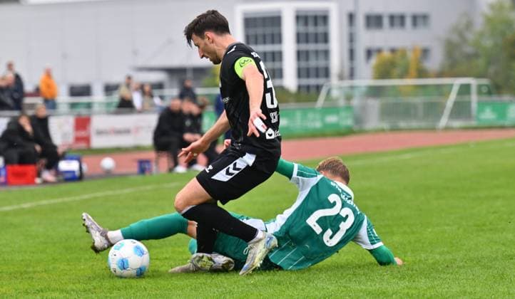 11 10 2025 Football Season 2025 2026 Regionalliga Bayern 13 Matchday SpVgg Greuther Fürth Fuerth II U23 Kleeblatt SV Wacker Burghausen SVW xwoxzix Christoph Schulz 31, SV Wacker Burghausen Max Meyer 23, SpVgg Greuther Fürth II