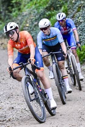 Dutch Shirin Van Anrooij and Belgian Marthe Truyen pictured in action during the women elite race at the UCI World Gravel Championships, Saturday 11 October 2025, in Maastricht, The Netherlands. DIRKxWAEM  x136527758x