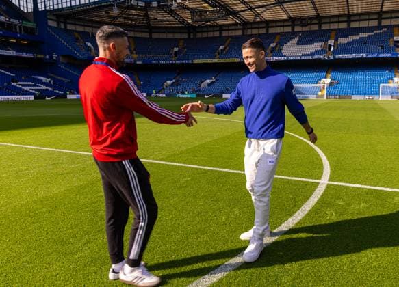 Football - LFC Foundation Friendly - Chelsea FC Legends v Liverpool FC Legends LONDON, ENGLAND - Saturday, October 11, 2025: Liverpool s Martin Kelly (L) and Chelsea s Gary Cahill before the LFC Foundation match between Chelsea FC Legends and Liverpool FC Legends at Stamford Bridge. (Photo by David Rawcliffe Propaganda) LONDON Stamford Bridge GREATER LONDON ENGLAND  Copyright: xDavidxRawcliffex P2025-10-11-Chelsea_Legends_Liverpool_Legends-76