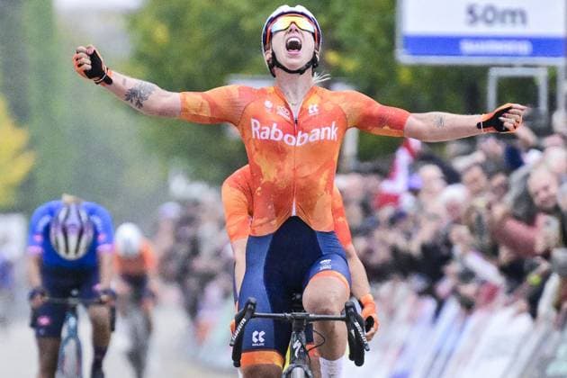 Dutch Lorena Wiebes celebrates as she crosses the finish line to win the women elite race at the UCI World Gravel Championships, Saturday 11 October 2025, in Maastricht, The Netherlands. DIRKxWAEM  x136529317x